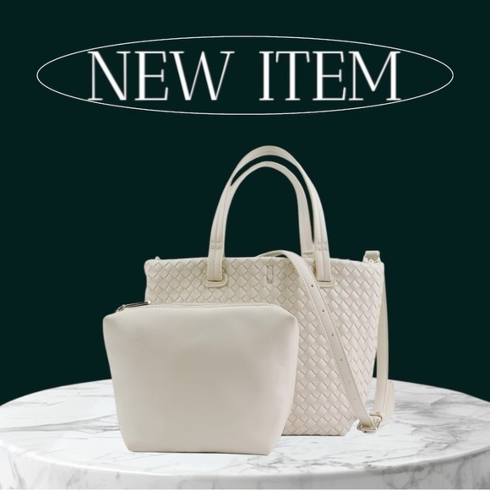 White small cross body bag - Picture 1 of 1